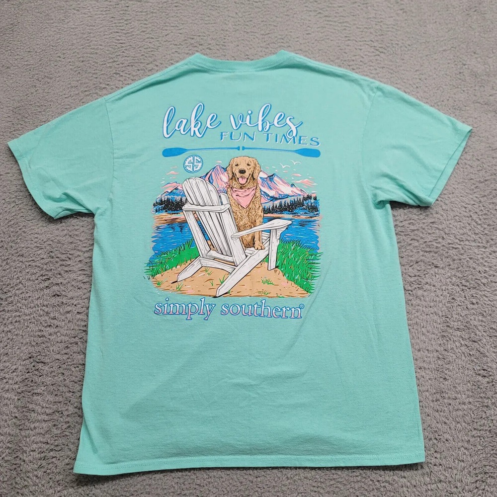 Simply Southern Shirt Mens Large Green Lake VIbes Fun Times Spellout Dog Graphic